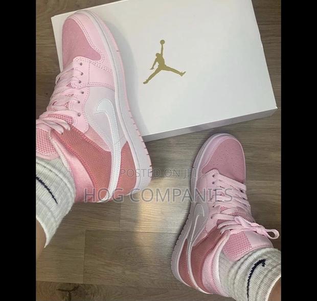 Nike Air Jordan 1 Shoe Sneaker Footwear Kick · Photo 3