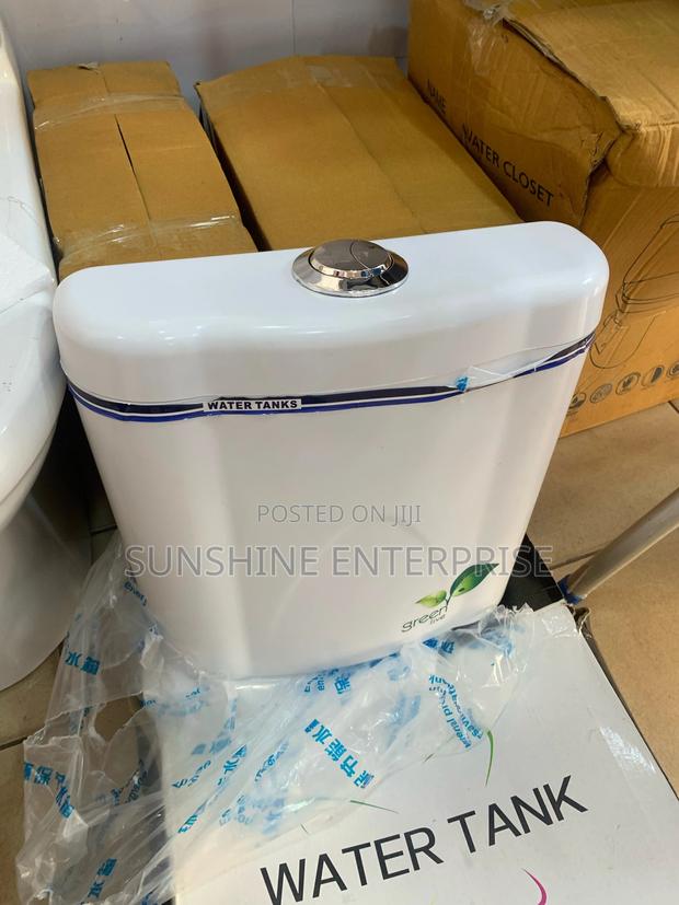 Plastic Water Closet Water Tank · Photo 1