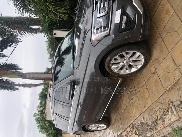 SUV Car Rental Services for Ur Comfort and Safety · Photo 2