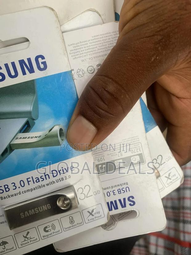 32gb Pendrive · Photo 1