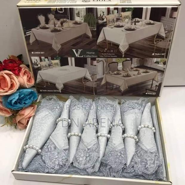 Table Cloth and Napkins Set. 1 Table Cloth 8pcs Napkins · Photo 1