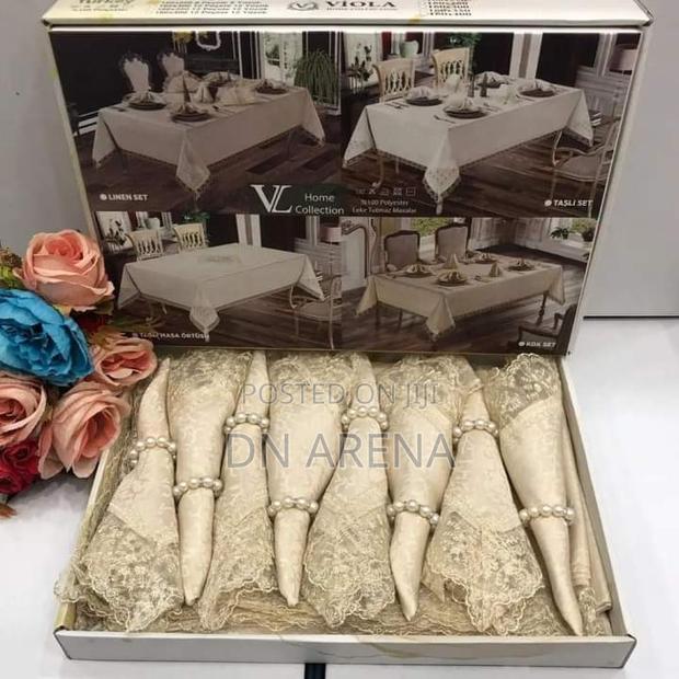 Table Cloth and Napkins Set. 1 Table Cloth 8pcs Napkins · Photo 2