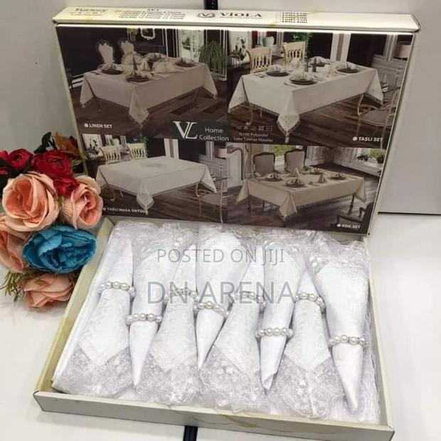 Table Cloth and Napkins Set. 1 Table Cloth 8pcs Napkins · Photo 3
