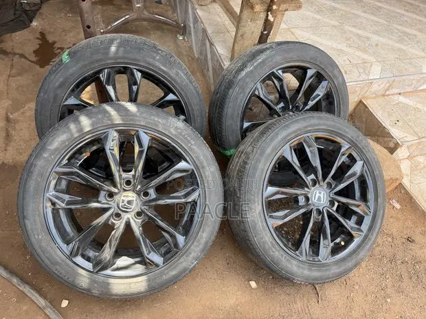 Honda Civic Rims and Tyres (Rim 17) · Photo 1