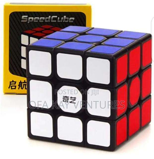 Original Rubik Cube to Enhance Iq · Photo 1