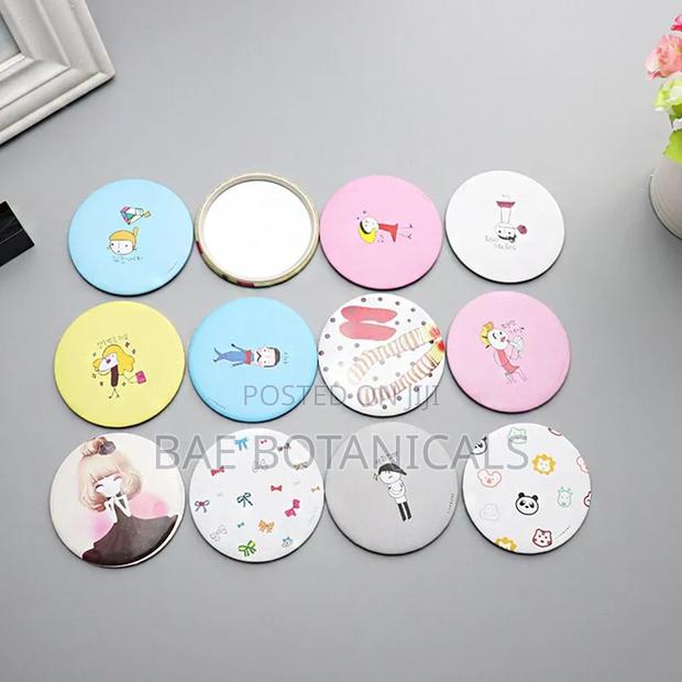 Cute Mini Mirror · Photo 1