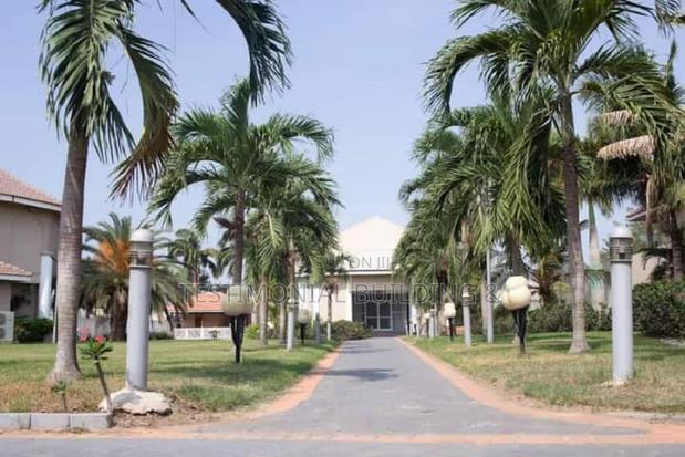 Furnished 9bdrm House in Testimonial Building, East Legon for sale · Photo 8