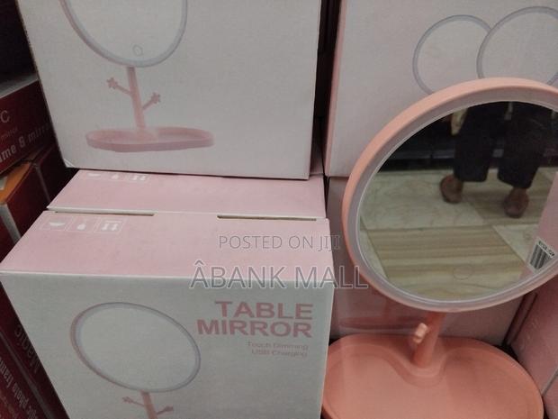Make-up Mirror · Photo 3