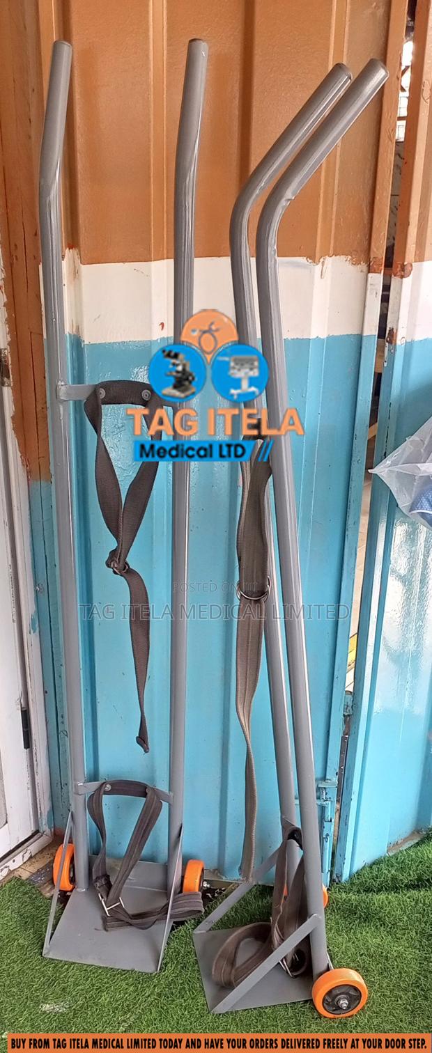Oxygen Cylinder Trolley (40/50ltrs) · Photo 2