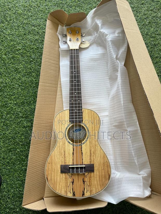 Ukulele Wood Colour · Photo 1