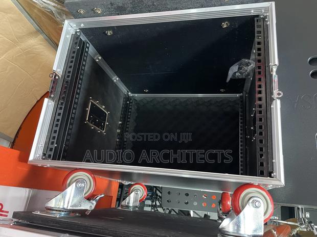 Amplifier Rack 12 U · Photo 2