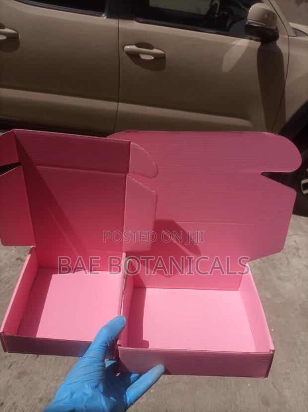Pink Paper Box 15x15x5cm and 27x16.5x6cm · Photo 1