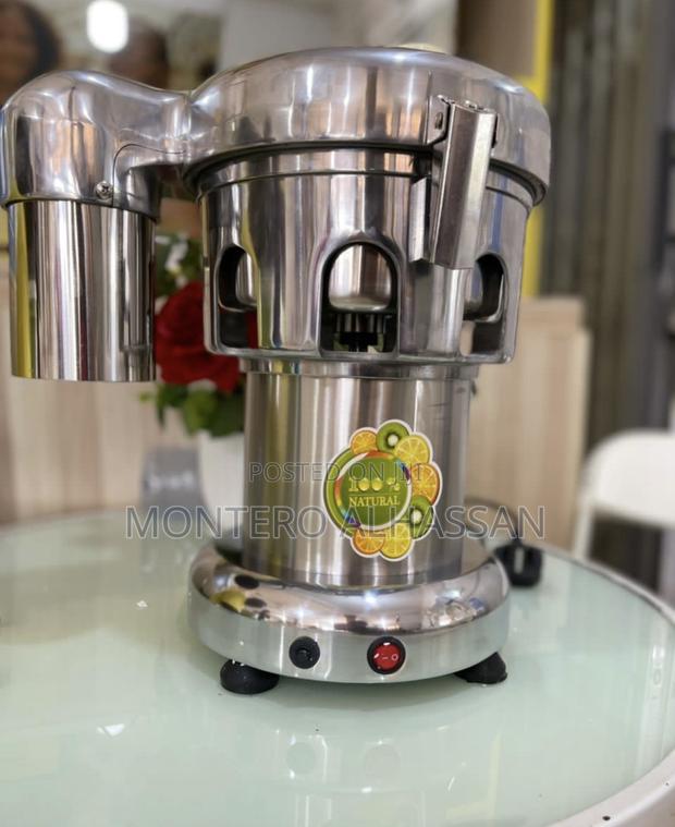 Commercial Juice Extractor · Photo 1