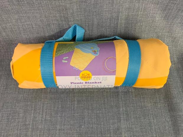 Sun Squad 72" X 60" High Quality Picnic Blankets( Seats 2-4) · Photo 1