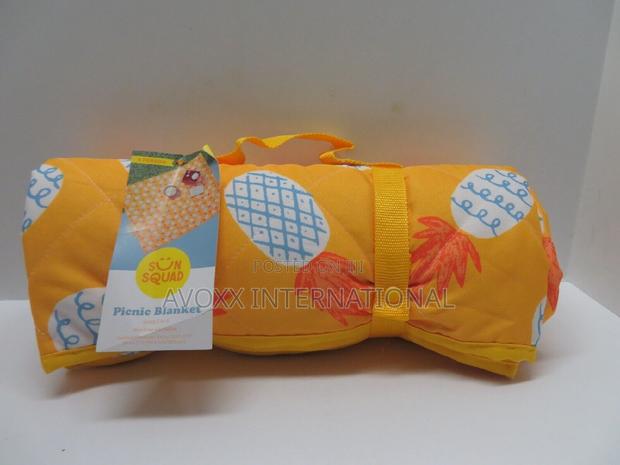 Sun Squad 72" X 60" High Quality Picnic Blankets( Seats 2-4) · Photo 2
