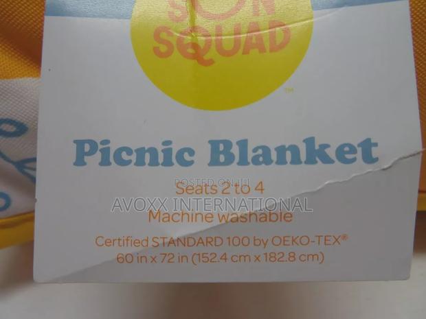 Sun Squad 72" X 60" High Quality Picnic Blankets( Seats 2-4) · Photo 5