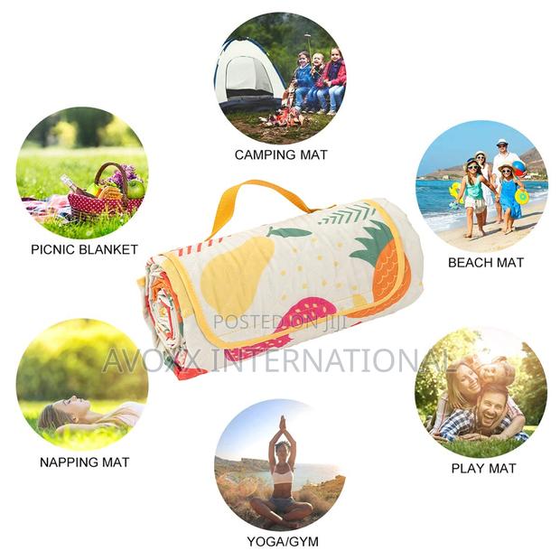 Sun Squad 72" X 60" High Quality Picnic Blankets( Seats 2-4) · Photo 6