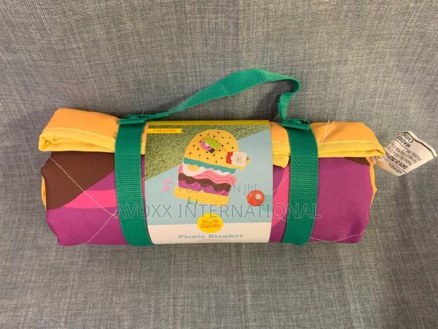 Sun Squad 72" X 60" High Quality Picnic Blankets( Seats 2-4) · Photo 7