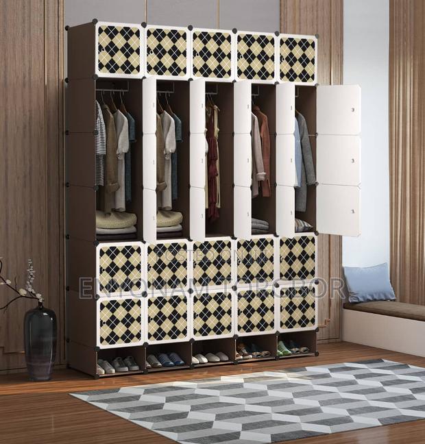 25 Cuboid Wardrobe · Photo 1