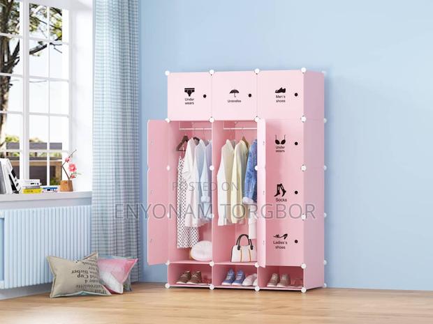 12 Cuboid Wardrobe · Photo 1