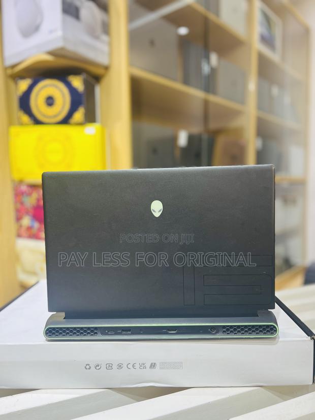 Laptop Alienware M17x R2 16GB Intel Core i7 SSD 512GB · Photo 1