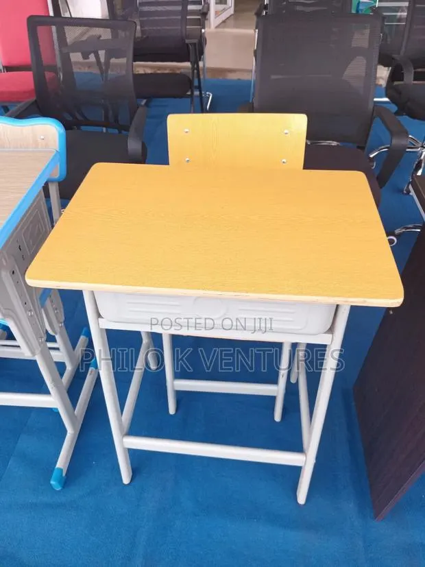 Writing Table and Chair for School Children · Photo 1