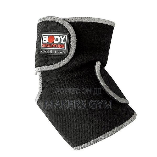 Elbow Support With Terry Cloth( Supports the Weak Muscles) · Photo 2
