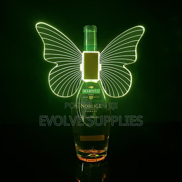 LED Butterfly Champagne Glorifier/ Sparklers/ Presenter · Photo 1