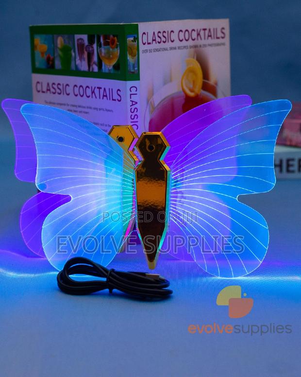 LED Butterfly Champagne Glorifier/ Sparklers/ Presenter · Photo 6