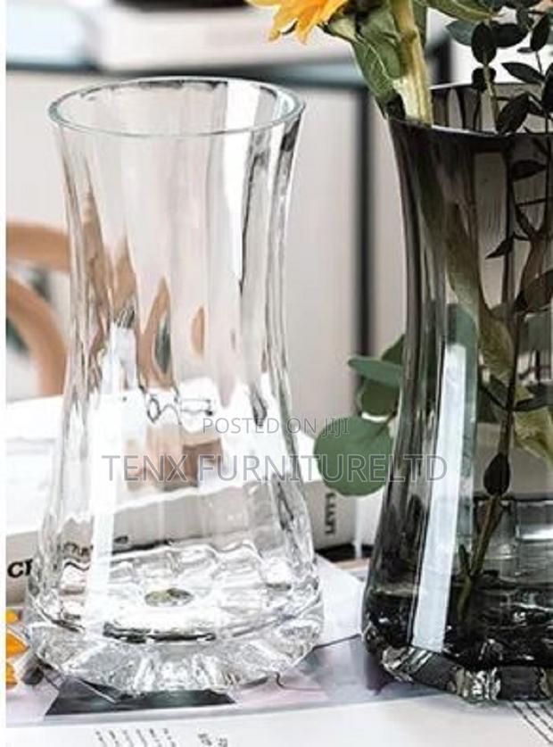 Clear Glass Vase · Photo 1