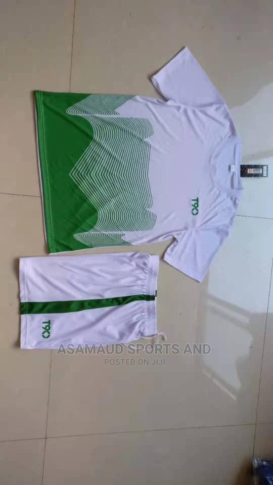 Original Set of Jerseys Top and Down at Cool Price · Photo 1