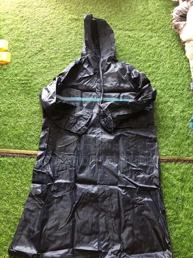 Adults Raincoat · Photo 2