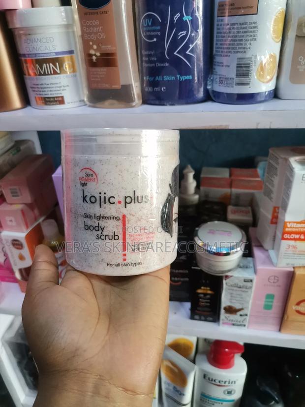 Kojic Plus Body Scrub · Photo 1