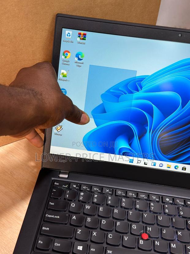 New Laptop Lenovo ThinkPad T470s 8GB Intel Core I7 SSD 256GB · Photo 2