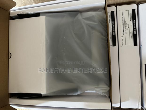 Universal 4G LTE Wifi Router · Photo 2