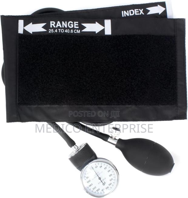 Sphygmomanometer · Photo 2