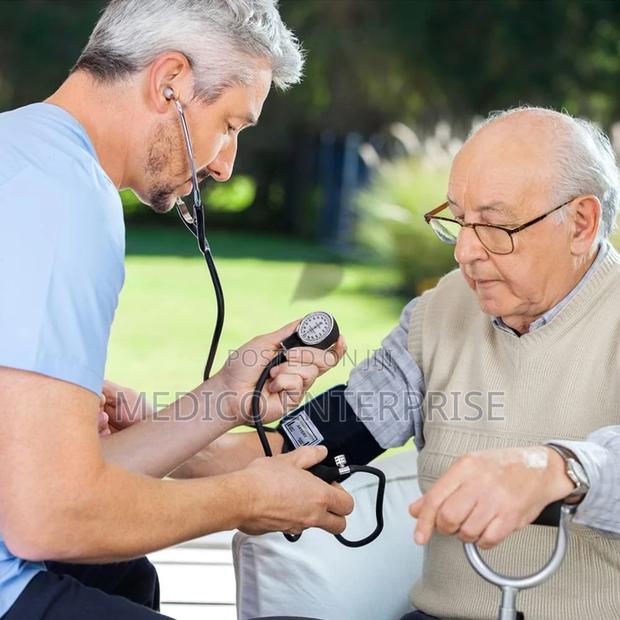 Sphygmomanometer · Photo 3