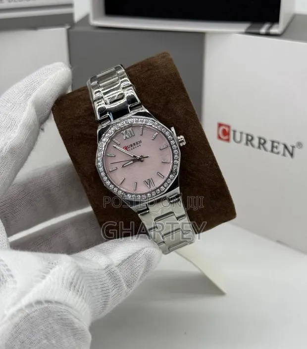 Curren Analog Display Luxury Watch for Women · Photo 1