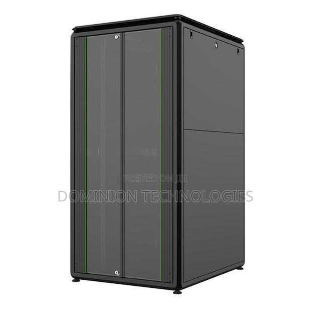 Network Cabinet 32U 600x800 Mesh · Photo 2