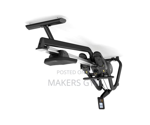 Matrix Rower With Console (Rowing Machine) · Photo 2