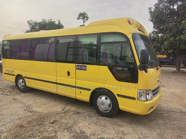 Hyundai County 2014 Yellow · Photo 4