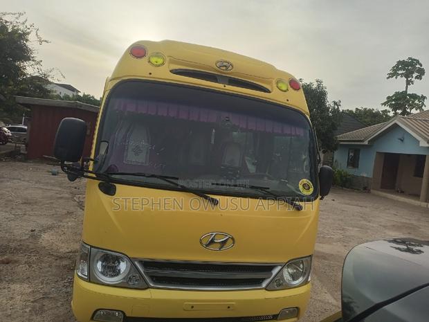 Hyundai County 2014 Yellow · Photo 5