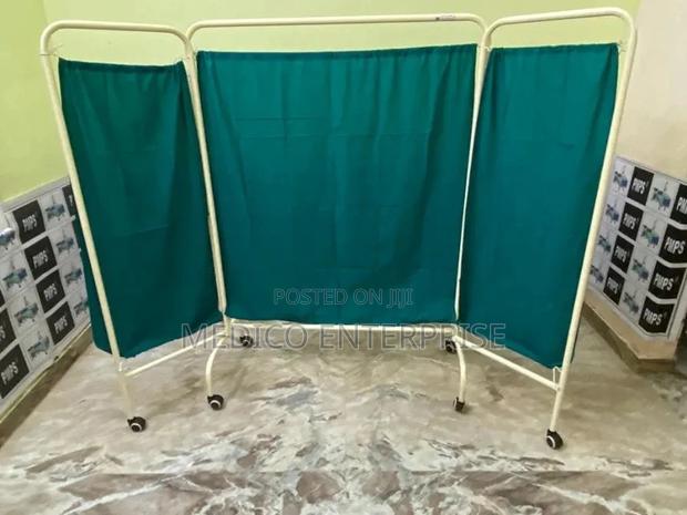 Hospital Ward Screen · Photo 3