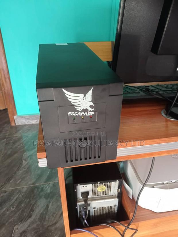 UPS (ESCAPADE) Brand 3000va · Photo 1