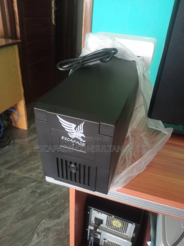 UPS (ESCAPADE) Brand 3000va · Photo 3
