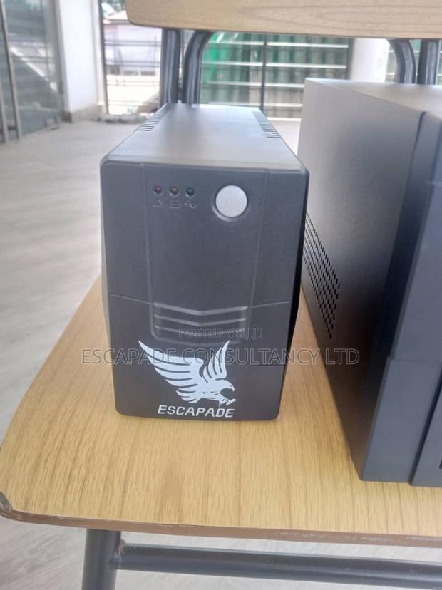 UPS 2000va Escapade · Photo 2