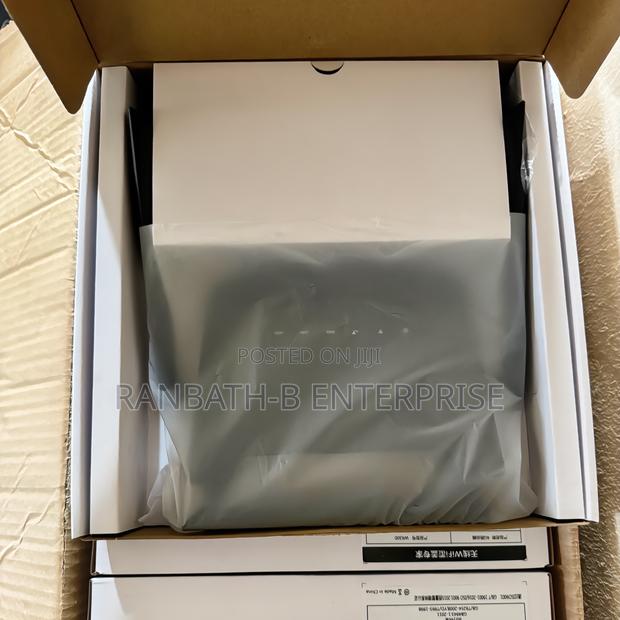 4 Antenna Router · Photo 2