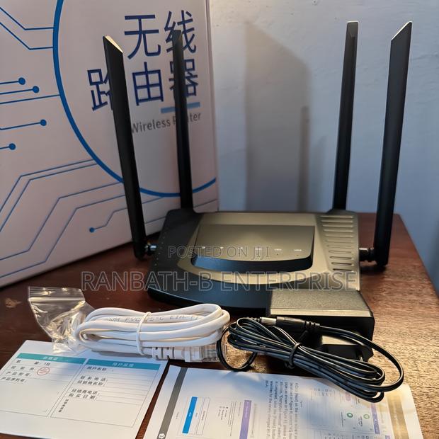4 Antenna Router · Photo 1