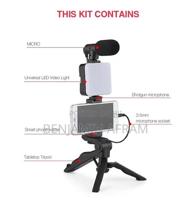 Tripod With Light and Mic · Photo 3