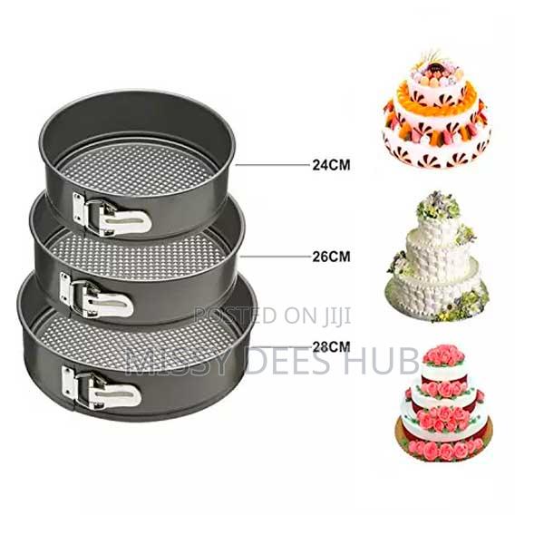 3pcs Round Cake Pans Set · Photo 3